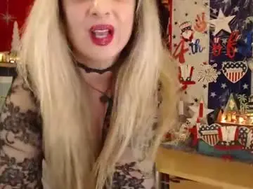 Chaturbate Nude Webcam of maddisonrae76