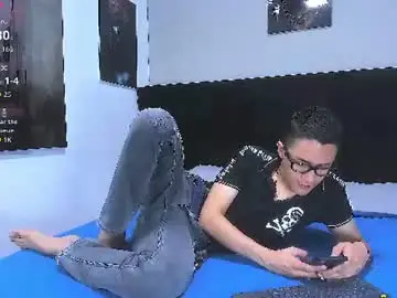 Chaturbate Live Porn of adam_walker_1