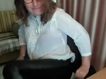 Chaturbate Free Porn Cam of lauraoven1