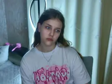 Chaturbate Live Sex Cam of lilasparkling