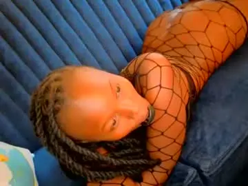 Chaturbate Live Sex of melanin_sassy96