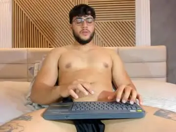 Chaturbate Best live sex cam show of mikefox__