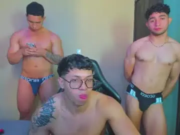 Chaturbate Live Sex Cam of liiam_jesus