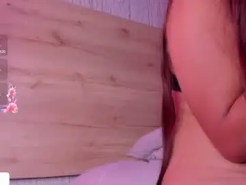 Chaturbate Live Sex Cam of bella_luvs