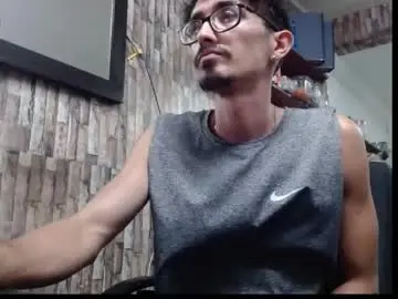 Chaturbate Free Porn Cam of jhosuamoore2
