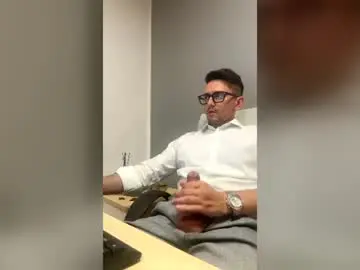 Chaturbate Live Sex of masterboss_fl