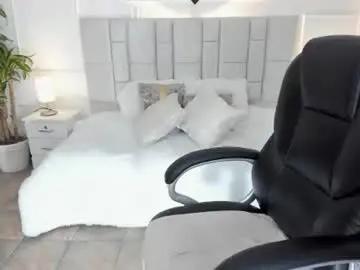 Chaturbate Live Sex Cam of martina_evan