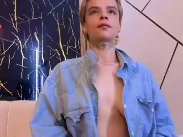Chaturbate Live Sex Cam of tomboy_and_skinny11_pm