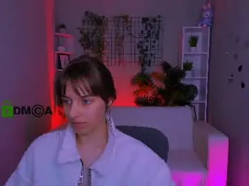 Chaturbate Live Sex Cam of elodie_crystal