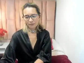 Chaturbate Sex Cam of issa_milf__