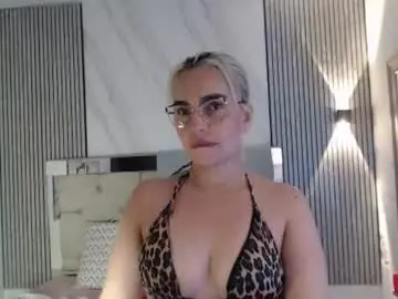 Chaturbate Sex Chat of julieta__fox_