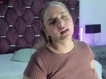 Chaturbate Adult Video Chat of mikaelastonne