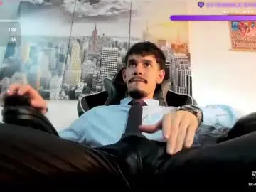 Chaturbate Live Sex Cam of brayhambrown