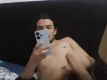 Chaturbate Live Sex Cam of danielhot17