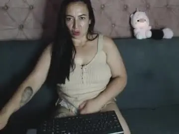 Chaturbate Live Sex Cam of misslucyy1