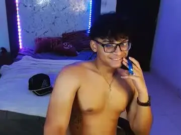 Chaturbate Free Porn Cam of mr_yisuz