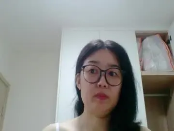 Chaturbate Live Sex Cam of kiss_silk