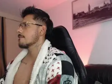 Chaturbate Free Porn Cam of mr_real_aaron