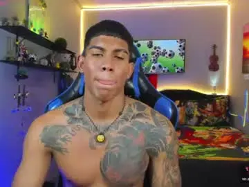 Chaturbate Live Sex Cam of damian_latinxxx