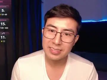 Chaturbate Watch Live Sex Cams of andrewmhilton_
