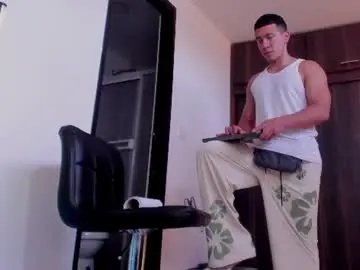 Chaturbate Best live sex cam show of bastian_franco01