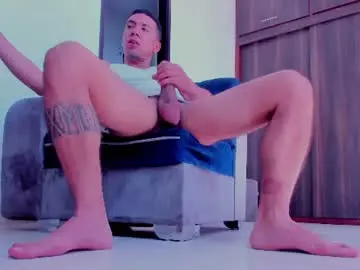 Chaturbate Live Sex Cam of bastian_franco01