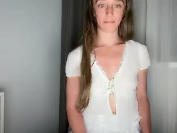 Chaturbate Live Sex Cam of shy_schoolgirl_
