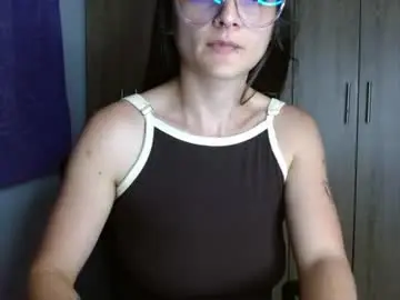 Chaturbate Best live sex cam show of lilcoralinne_0
