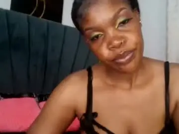 Chaturbate Live Porn of queenb_2