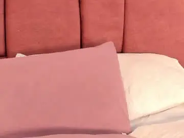 Chaturbate Live Sex Cam of krystalwoodss