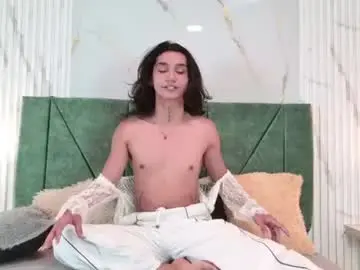 Chaturbate Free Live Porn of leo_adamms