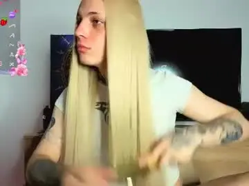 Chaturbate Live Sex Cam of chloevesper