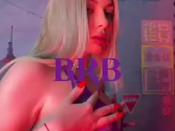 Chaturbate Live Sex Cam of hyileyclark