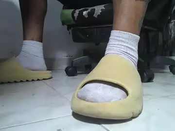 Chaturbate Nude Webcam of srfindomfeet_