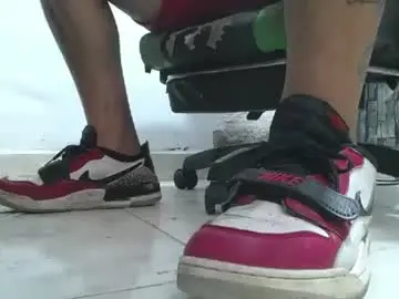 Chaturbate Free Porn Cam of srfindomfeet_