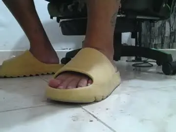 Chaturbate Free Porn Cam of srfindomfeet_