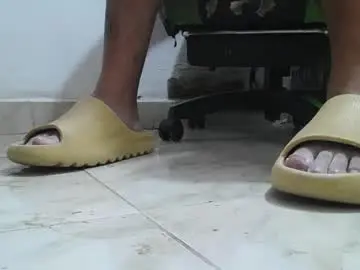 Chaturbate Free Porn Cam of srfindomfeet_