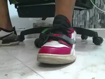 Chaturbate Nude Webcam of srfindomfeet_