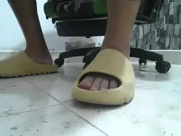 Chaturbate Live Porn of srfindomfeet_