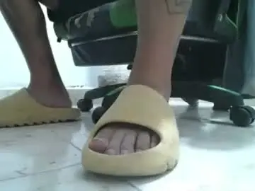 Chaturbate Best live sex cam show of srfindomfeet_