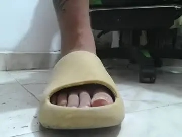 Chaturbate Watch Live Sex Cams of srfindomfeet_