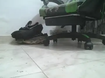 Chaturbate Free Porn Cam of srfindomfeet_