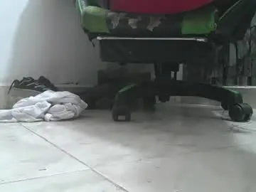 Chaturbate Best live sex cam show of srfindomfeet_