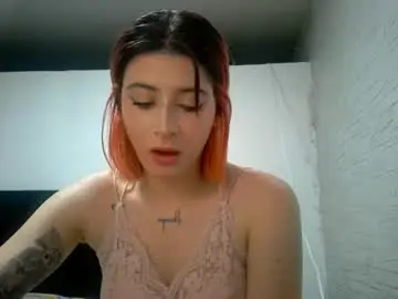 Chaturbate Live Sex Cam of bella_thorne1999