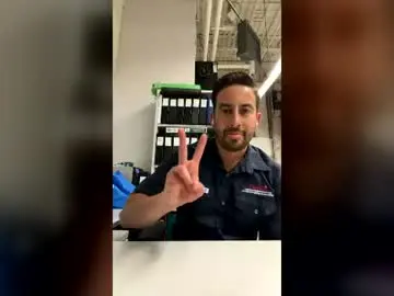 Chaturbate Live Sex Cam of peteypete204