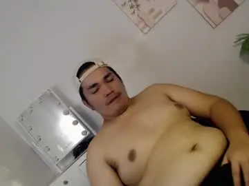 Chaturbate Live Porn of ure_fattytoy143