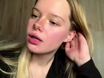 Chaturbate Live Sex Cam of juligwartney