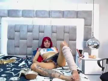 Chaturbate Live Sex Cam of lucie_red