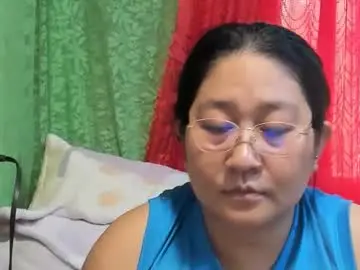 Chaturbate Live Sex Cam of sweetpilipina88