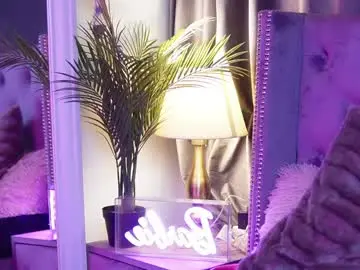 Chaturbate Best live sex cam show of saraiangel